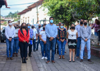Edil de Taretan, Alfonso Chávez Andrade, realizó pega de programa de fiestas patrias