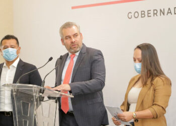 Bedolla convoca al magisterio a una nueva relación de entendimiento con su gobierno