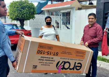 Con entrega de calentadores solares, Cedillo mejora economía de uruapenses