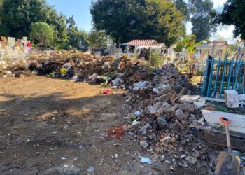 Personal de panteones municipales de Uruapan realiza jornada de gran limpieza