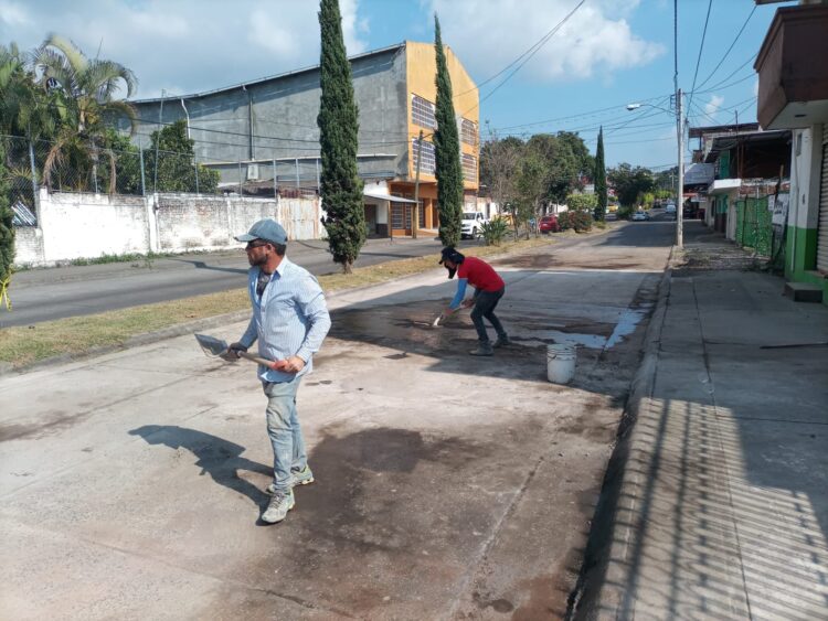Gobierno de Uruapan reconstruye y abre a la circulación vialidad en la Zapata