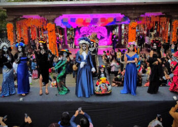 La Pérgola Municipal se viste de color, música y tradición