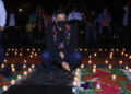 Más de 50 mil velas iluminaron la noche de muertos en Uruapan