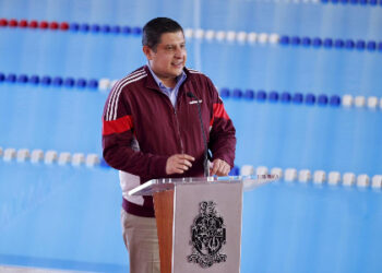Nacho Campos inauguró Campeonato Estatal de Natación