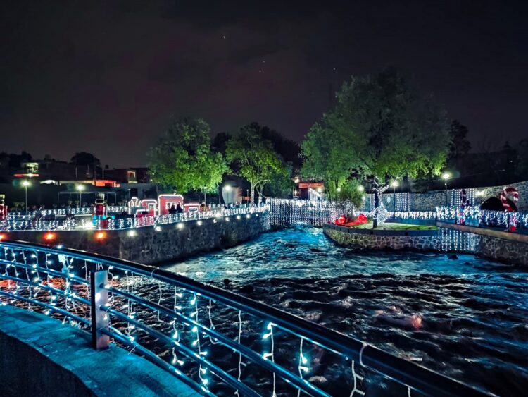 Capasu invita a disfrutar la decoración navideña del Parque Lineal Cupatitzio