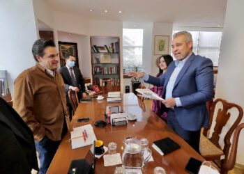 Bedolla y Zoé Robledo revisan avances del proyecto de descentralización del IMSS en Morelia