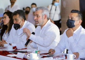 Bedolla sostiene encuentro con alcaldes por el desarrollo de la región Tepalcatepec