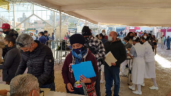 Han recibido vacuna de refuerzo contra el COVID-19 casi 69 mil trabajadores de la educación