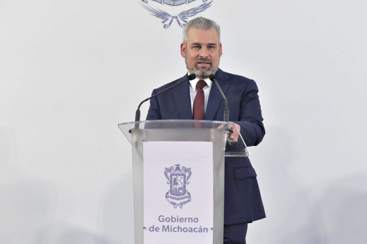 Investigan a exfuncionarios involucrados en venta de plazas de la SEE: R. Bedolla