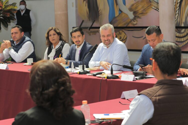 Recursos de seguridad pública, llegarán a municipios sin corrupción ni moches: Bedolla