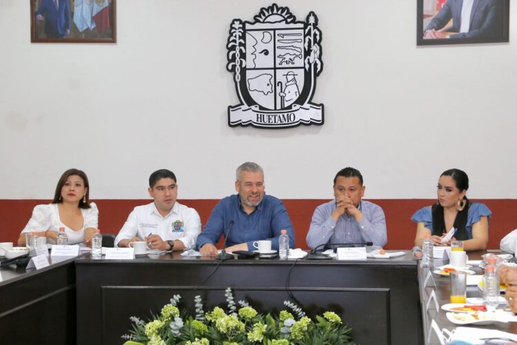 Anuncia Bedolla inversión de 58 mdp para infraestructura pública en Huetamo