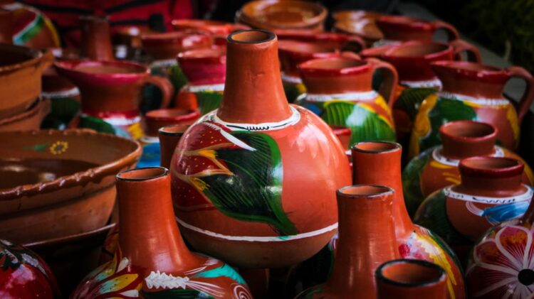 Llegan artesanos a Uruapan para el Tianguis Artesanal Domingo de Ramos