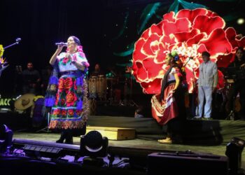 Espectacular Lila Downs en Uruapan