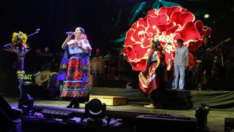 Espectacular Lila Downs en Uruapan