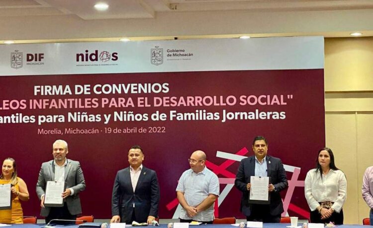Nacho Campos firmó convenio para dos estancias infantiles de hijos de jornaleros