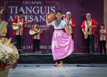 Escenario del Tianguis Artesanal permite el renacer del Barrio Los Santos Reyes