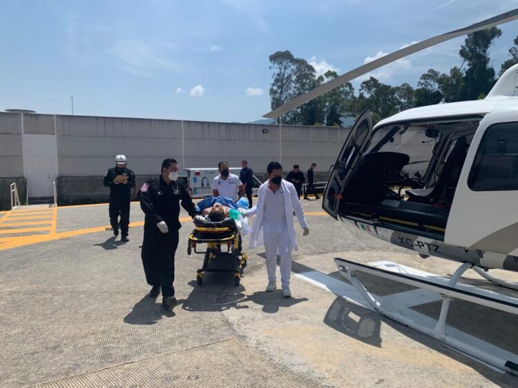 Helicópteros no son lujo de funcionarios, ahora ya sirven a la población: Bedolla