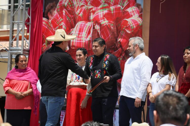 Artesanos locales proyectaron a Uruapan a nivel internacional: Nacho Campos