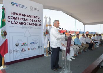 Puertos de Lázaro Cárdenas y Silao, Gto; acuerdan su hermanamiento comercial