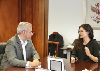 Bedolla revisa con STPS proceso para seguridad social a jornaleros agrícolas