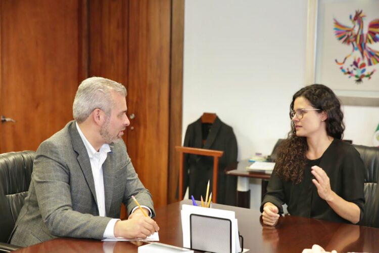 Bedolla revisa con STPS proceso para seguridad social a jornaleros agrícolas