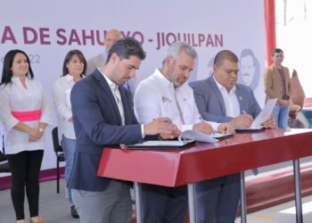 Bedolla firma convenio para el desarrollo de zona conurbada en Sahuayo-Jiquilpan