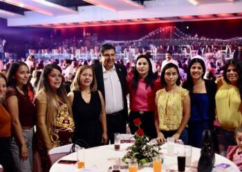 Nacho Campos expresa su respeto y admiración por las madres uruapenses