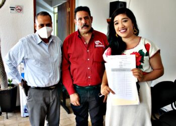 Regidores de oposición en Ziracuaretiro exigen ganar más; niegan el acuerdo de cabildo firmado; Gobierno responde no