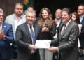 Recibe Bedolla Plan de Desarrollo  Municipal 2021-2024 de Morelia