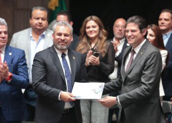 Recibe Bedolla Plan de Desarrollo  Municipal 2021-2024 de Morelia