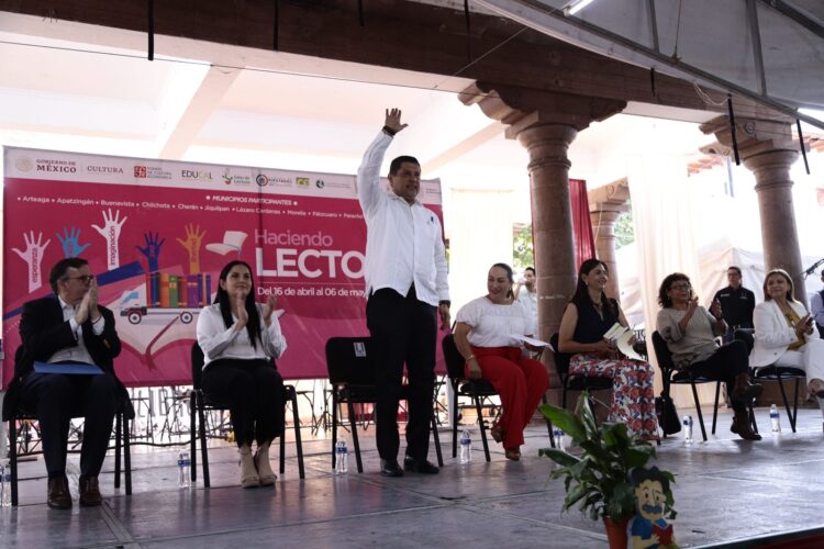 Concluyó en Uruapan ruta del Librobus