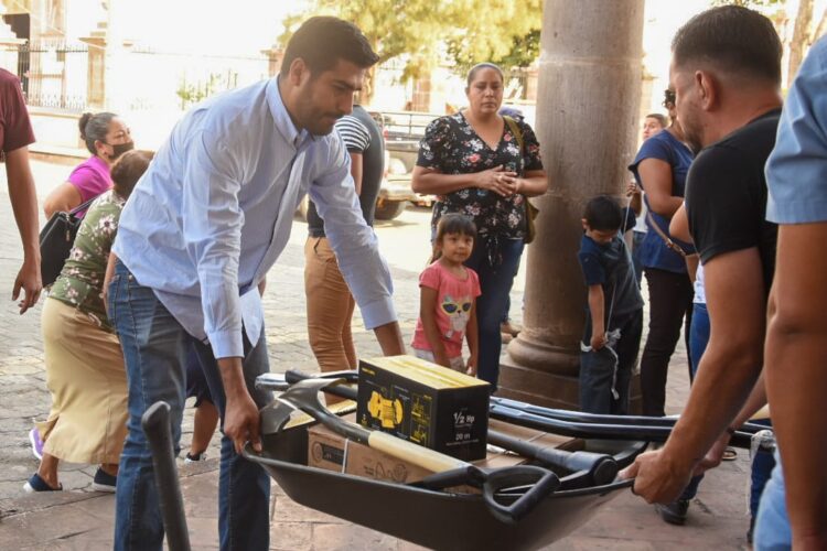 Realiza Alfonso Chávez primera entrega del programa municipal Vivienda Digna