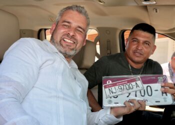 Inaugura Bedolla módulo en Huetamo para regularizar vehículos extranjeros