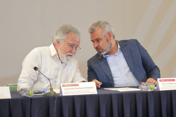 Gobierno de Michoacán trabaja por el retorno seguro de los desplazados por violencia: Ramírez Bedolla