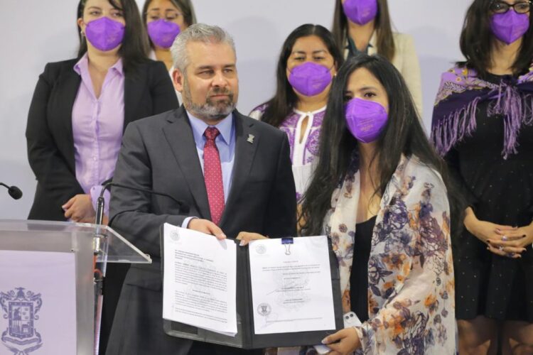 Michoacán abre el camino a condenas vitalicias contra feminicidas: R. Bedolla