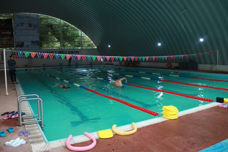 Reabren instalaciones de la alberca de la Unidad Deportiva Hnos. López Rayón