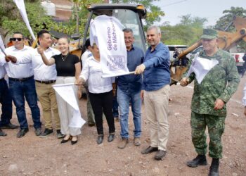 Con inversión de 2.4 mdp, Bedolla inicia en Buenavista «Obras por Cooperación»