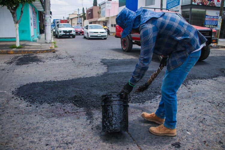 Inician trabajos de bacheo en Uruapan