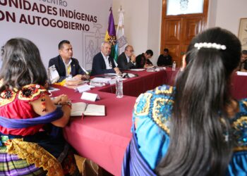 Pide Bedolla a comunas con gobierno propio dar transparencia a presupuesto