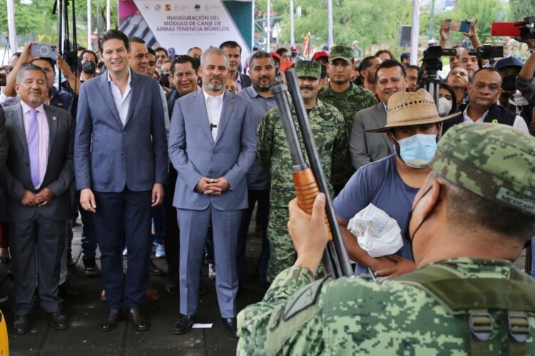 Bedolla apertura módulo para canje de armas en Tenencia Morelos de Morelia