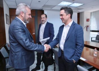 Revisan Bedolla y Banobras esquemas para refinanciar los créditos heredados