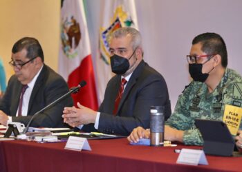 Pide Bedolla continuar con esquema de vacunación anti COVID-19 entre niños