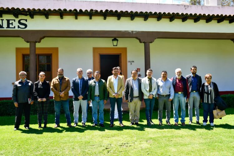 Cierran filas ediles de municipios para rescatar la cuenca del Lago de Pátzcuaro