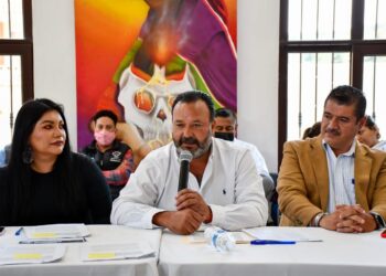 Encabezan Julio Arreola y Brenda Fraga Jornada para servicios de Semigrante