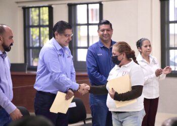 Entrega Nacho Campos reconocimiento a 92 empleados sindicalizados del SAP