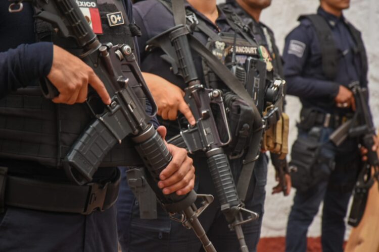 Detención arbitraria de los elementos de Seguridad Pública Municipal en Taretan