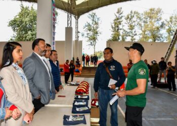 Inaugura presidente Julio Alberto Arreola Desafío Elite Fire Challenge en Pátzcuaro