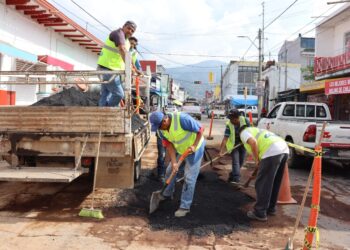 En menos de 24 horas, Capasu rehabilitó la Avenida Francisco Villa de Uruapan