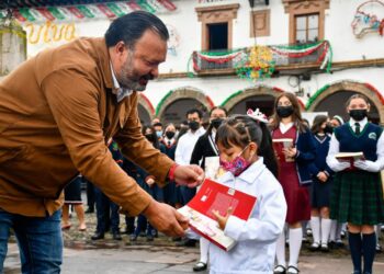 Inaugura el alcalde Julio Arreola Vázquez el ciclo escolar 2022-2023 en Pátzcuaro