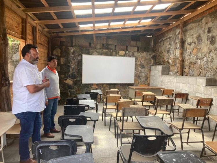 Gobierno de Pátzcuaro apoya educación con la infraestructura y espacios dignos